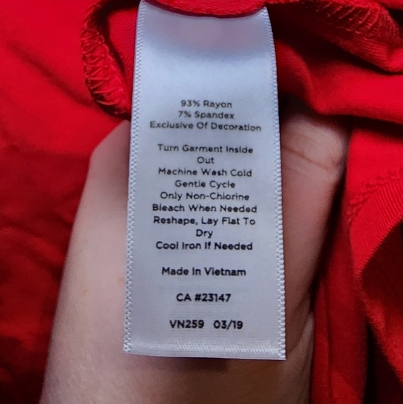 Talbot's red short sleeve blouse, size XL, nwt, flowy, v neck - Picture 3 of 5